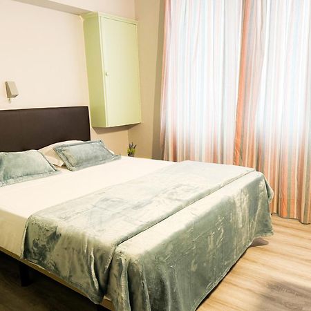 Hostel Monaco Funchal  Bagian luar foto