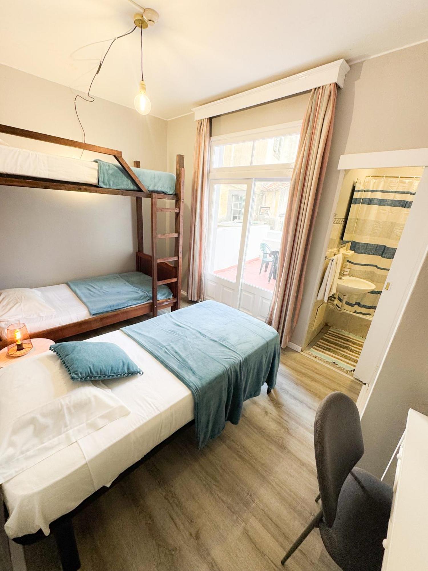Hostel Monaco Funchal  Bagian luar foto