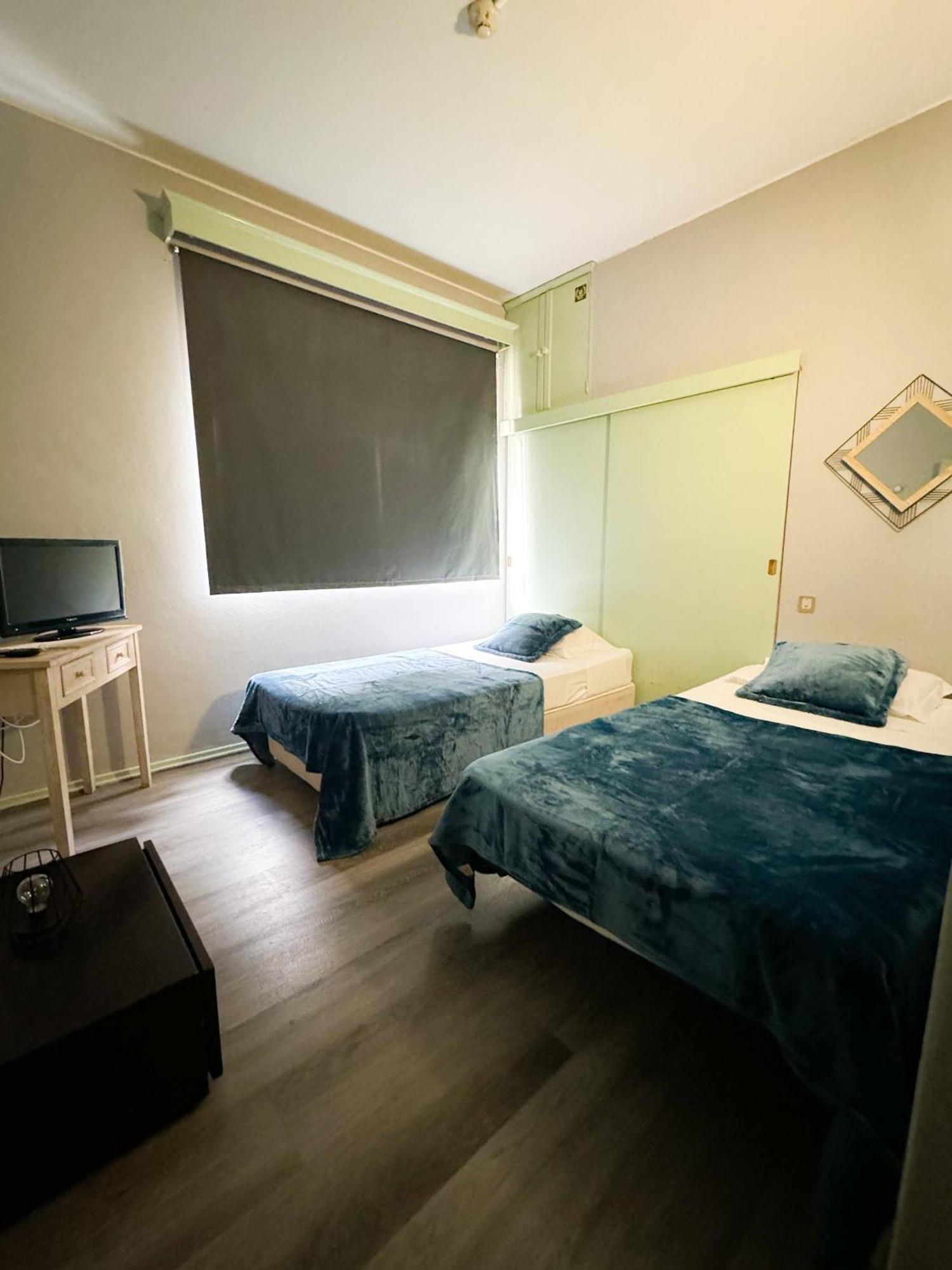 Hostel Monaco Funchal  Bagian luar foto