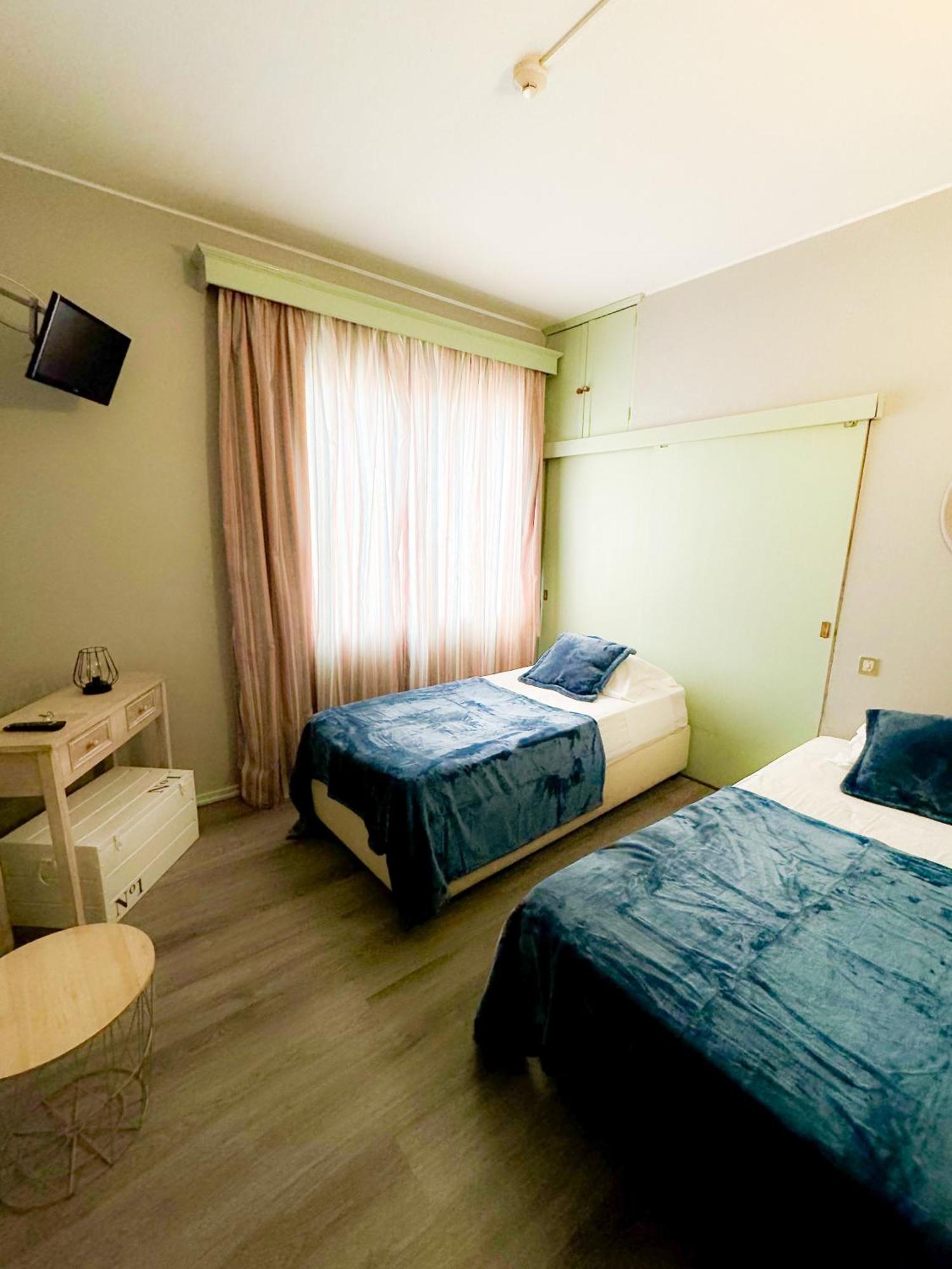 Hostel Monaco Funchal  Bagian luar foto